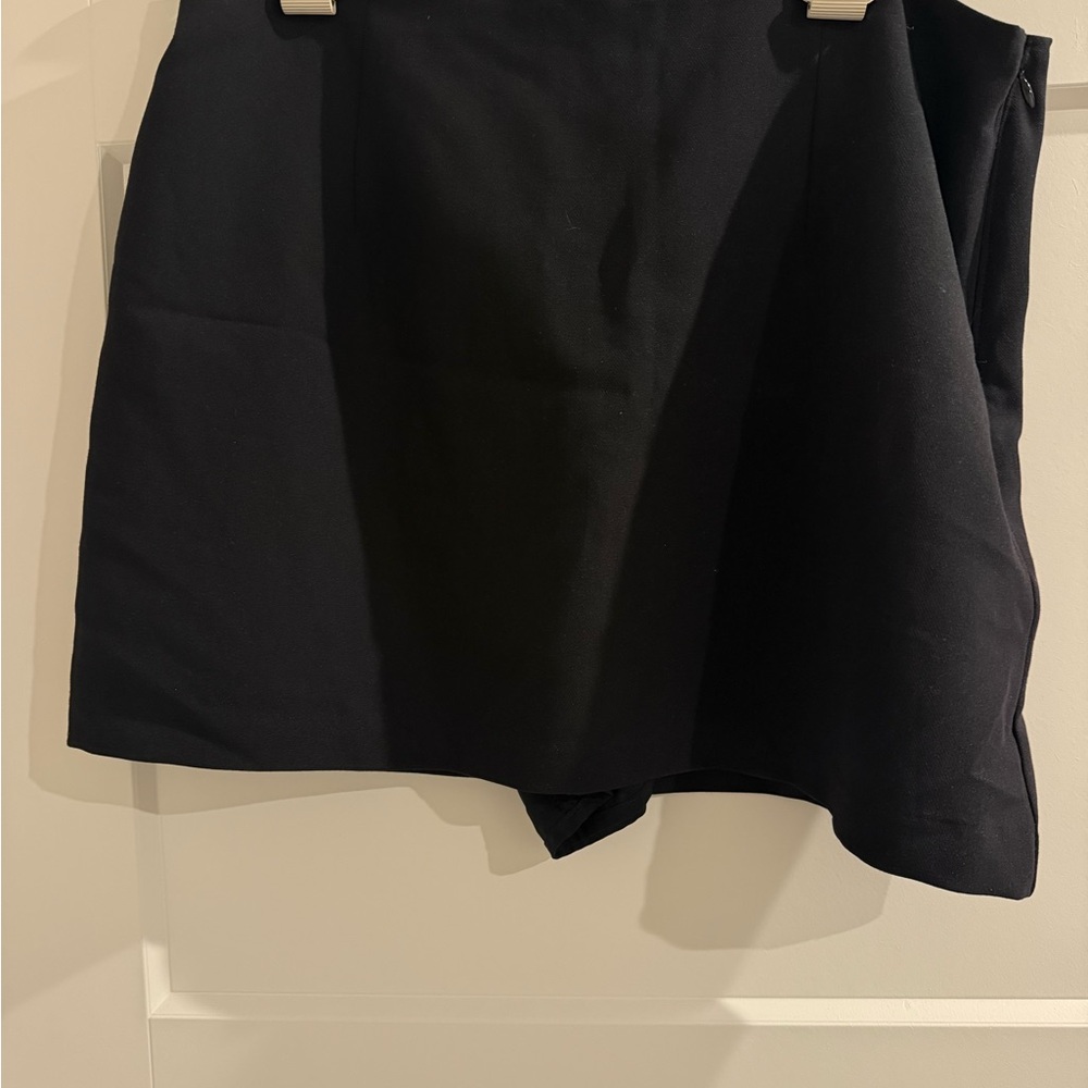 Abercrombie & Fitch Black A-Line Mini Skirt - Picture 2 of 3